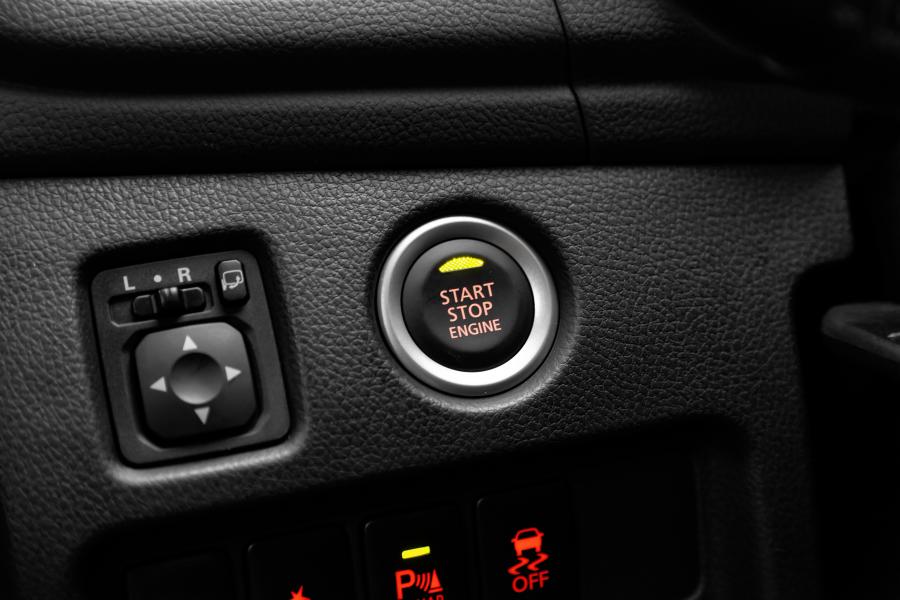 Детали интерьера Mitsubishi Pajero Sport HPE-S 2020 года  (LA) (фото 29 из 38)